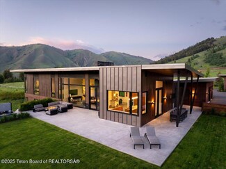 13175 Riverbend Rd, Jackson, WY 83001