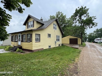 514 4th Ave SE, Watertown, SD 57201
