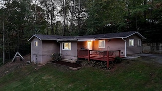 128 Woodland Hills Dr, Franklin, NC 28734