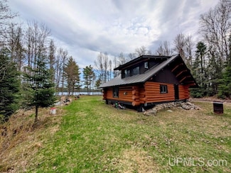 222 Reitmeyer Drive Rd, Iron River, MI 49935