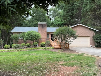 5198 Wright Dr, Hickory, NC 28602