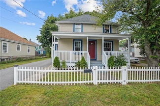 134 Chaplin St, Pawtucket, RI 02861