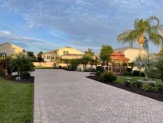 399 Cruisers Dr, Polk City, FL 33868