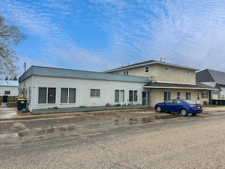 271 Main St NW, New Albin, IA 52160