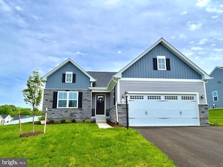 17 Perspective Place, Hedgesville, WV 25427