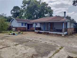 142 Dorseyville Ln, Belle Rose, LA 70341