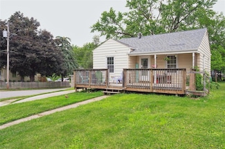 910 N 5th Ave W, Newton, IA 50208
