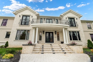 1065 Northfalls Ct, Great Falls, VA 22066