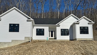 2 Deer Run Rd, Middlebury, CT 06762