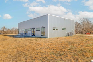 915 Grubbs Rd, Clinton, KY 42031