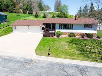 1003 Sunset Rd, Preston, MN 55965