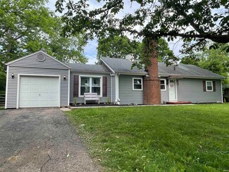308 S Bittersweet Ln, Muncie, IN 47304