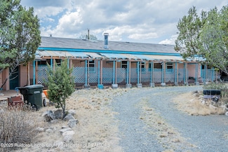 109 W Grand View Rd, Capitan, NM 88316
