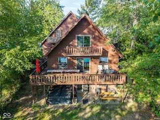 8710 E Susanna Ln, North Webster, IN 46555