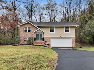 410 Bardwood Ln, Hixson, TN 37343