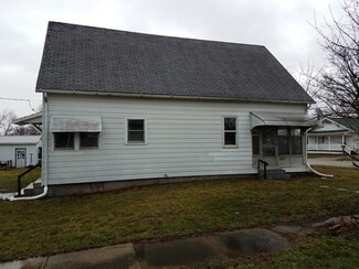 201 W 10th St, Bicknell, IN 47512