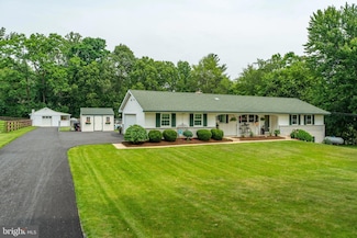 60 Fairland Rd, Manheim, PA 17545