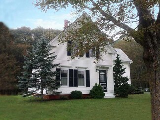 394 Commercial St, Rockport, ME 04856