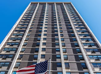 6145 N Sheridan Rd Unit 27A, Chicago, IL 60660