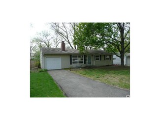 7212 Newton Dr, Overland Park, KS 66204