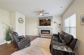 917 Maywood Ln, Walnut, IA 50263