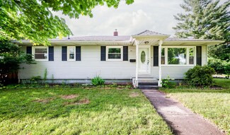 311 E Wayne St, Dowagiac, MI 49047