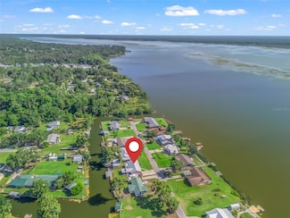 718 Cr 467, Lake Panasoffkee, FL 33538