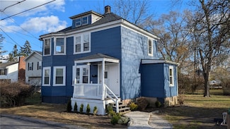 74 Pontiac St, Warwick, RI 02886