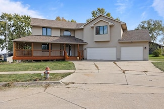 804 Marshall Ct N, Prairie City, IA 50228