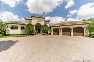 12401 N Stonebrook Cir, Davie, FL 33330