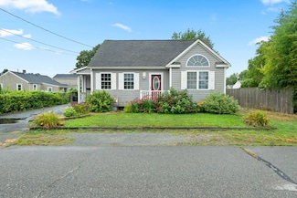 10 4th St, Swansea, MA 02777