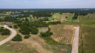 1214 Country Club Dr, Cushing, OK 74023