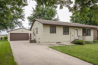 1510 F Ave, Nevada, IA 50201