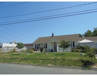 21 Wilkes St, Springfield, MA 01119