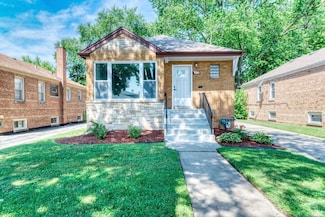 8916 S Sacramento Ave, Evergreen Park, IL 60805