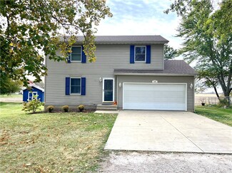 137 S Sunnyside Dr, Blue Mound, IL 62513