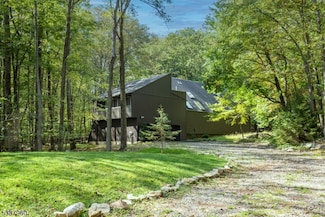 12 Big Spring Rd, Tewksbury Twp., NJ 07830