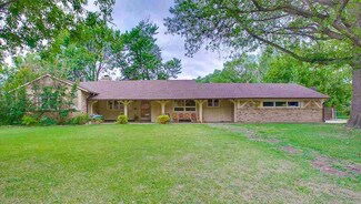 523 N Mission Rd, Wichita, KS 67206