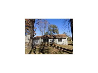 10712 E 29th St S, Independence, MO 64052