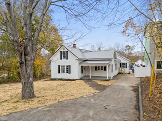 5 Summer St, Orono, ME 04473