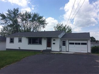 416 Indiana Ave, Farrell, PA 16121