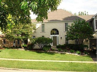 40 Windwood Dr, Sugar Grove, IL 60554