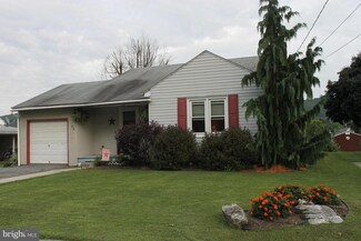 30 Memorial Blvd, Newmanstown, PA 17073