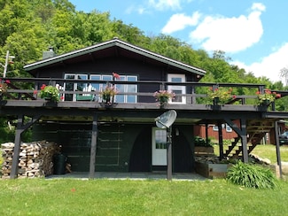 311 Wightman Hill Rd, Richford, VT 05476