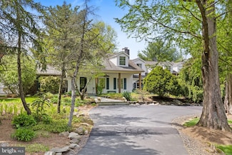 65 Covered Bridge Rd, New Hope, PA 18938