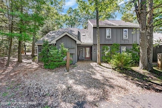 40 Alpine, Lake Harmony, PA 18624