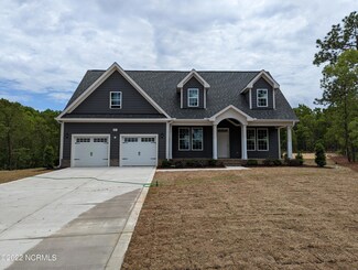 45 Banning Dr, Whispering Pines, NC 28327
