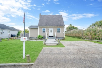 12 Blue Point Rd, Mastic Beach, NY 11951