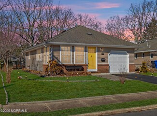 28 Mount Fairweather Ln, Toms River, NJ 08753