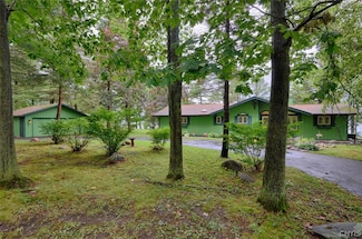 23673 Iroquois Island Dr E, Alexandria Bay, NY 13607